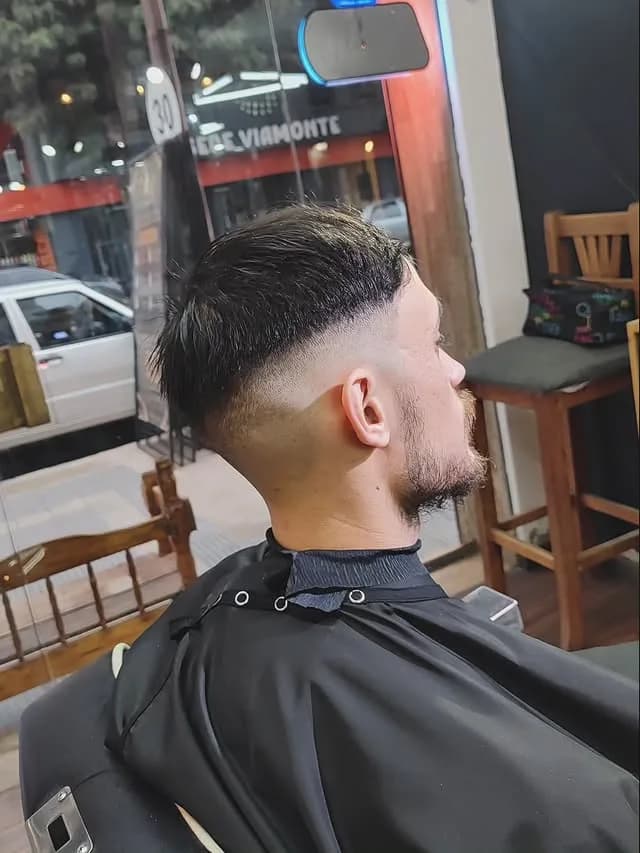 Corte a tijera y perfilado por Teo Escobar